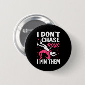 レスラー女子が男子を追いかけない ピンする Funny Wrestler 缶バッジ (正面&裏面)