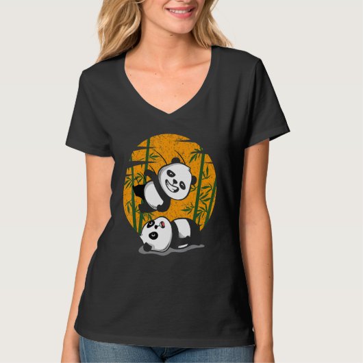 レスリング パンダ 中国 竹を食べる 動物 ビー Tシャツ (正面)