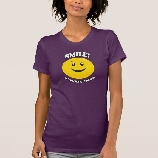 レズビアンなら笑ってね Tシャツ (正面)