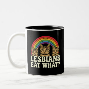 レズビアンは何を食べる? ヴィンテージLGBTプライド月間ミーム ツートーンマグカップ