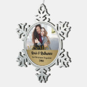 レズビアンカップル1stクリスマス金ゴールド写真 スノーフレークピューターオーナメント (右)