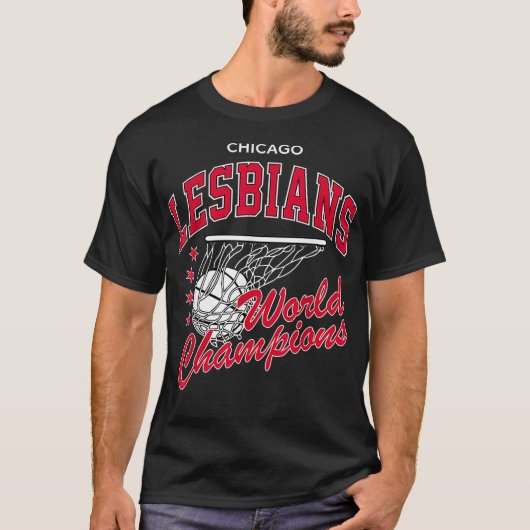 レズビアンバスケットボールスポーツシカゴアスレチックLGBTQ Tシャツ (正面)