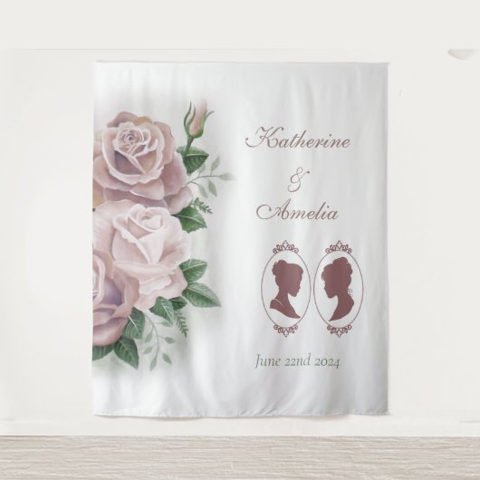 レズビアンブリーズリージェンシーピンクローズ タペストリー (正面)