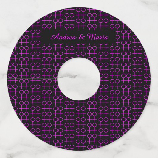 レズビアンラバーズワパーソナライズされたイングラスラベル ワイングラスタグ (正面)