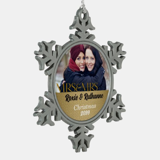 レズビアン夫人のクリスマス金ゴールド スノーフレークピューターオーナメント (左)