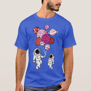 レズビアン惑星バルーンを持つ宇宙飛行士 Tシャツ