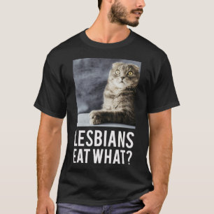 レズビアン+が食べるもの友達 Tシャツ