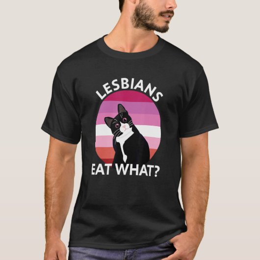 レズ食べビアンズキュート黒猫レズビアンカラー1 Tシャツ (正面)