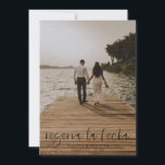 レセルバラフェハモダンフォト招待状 セーブザデート<br><div class="desc">この写真モダン結婚式は、日付フラットカードを保存し、暖かく、ミニマルなデザインを持っている。フロントは名と日付の上に活発なスクリプト文字を備えている。背面では、背景を透明に設定し、紙の色をベースカラーとして使用する。背景の色を選択できもしる。必要に応じて文字を編集することもできます。不要な文字フィールドを削除したり、文字の色やフォントを変更したりする場合がある。直感的なデザインツール、写真お気に入りのとインスピレーションを使用して、このウェディングはユニークなスタイリッシュ日付フラットカードを保存する!</div>