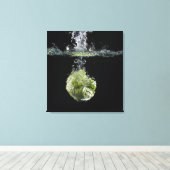 レタスが水に飛び散る キャンバスプリント (インサイチュ (ウッドフロア))