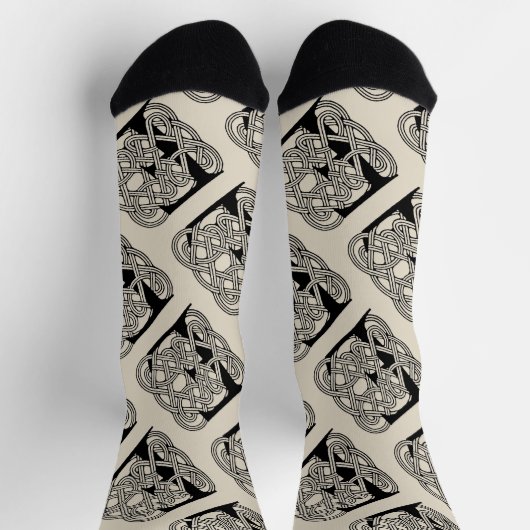 レターEケルト結び目模様ヴィンテージモノグラム ソックス (上部)