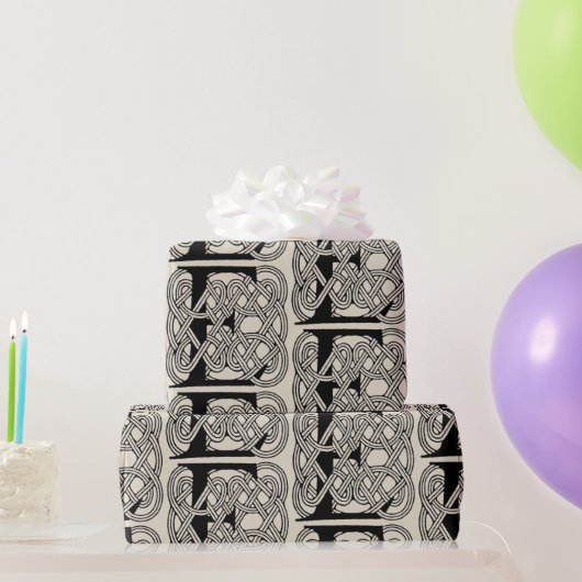 レターEケルト結び目模様ヴィンテージモノグラム ラッピングペーパー (パーティーギフト)