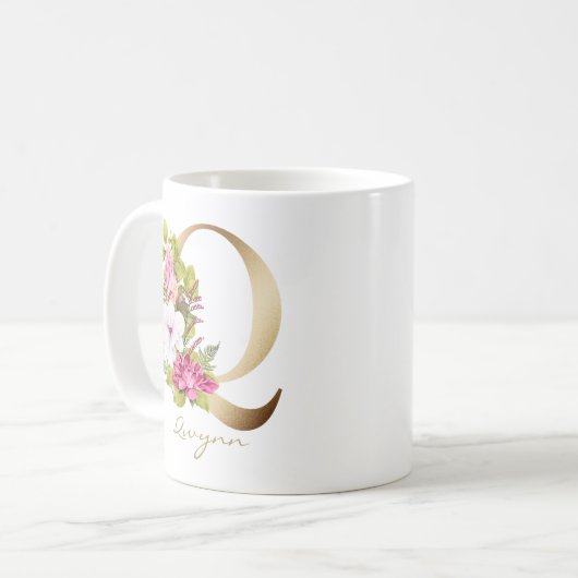 レターQ金ゴールドモノグラムピンクホワイトマゼンタフローラ コーヒーマグカップ (正面左)