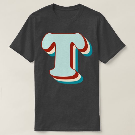 レターTヴィンテージレトロモノグラムイニシャル名フォント Tシャツ (デザイン正面)