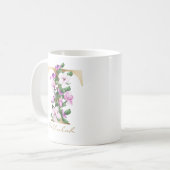 レターT金ゴールドモノグラムホワイトマゼンタパープルフローラ コーヒーマグカップ (正面左)