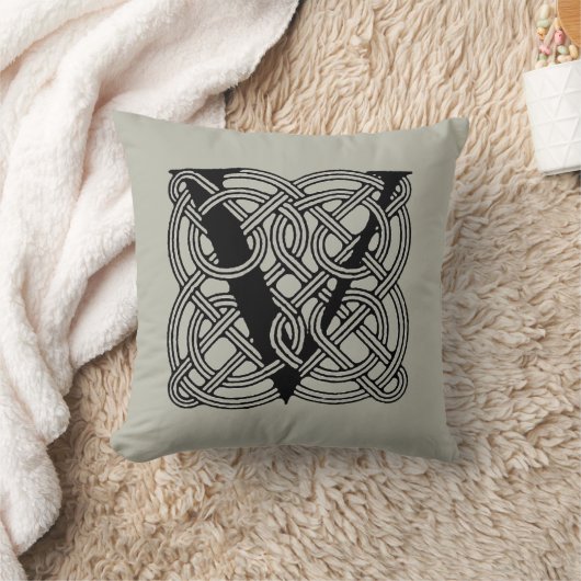 レターVヴィンテージケルト結び目模様モノグラム クッション (ブランケット)