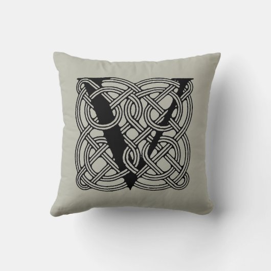 レターVヴィンテージケルト結び目模様モノグラム クッション (裏面)