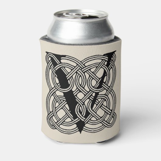 レターVヴィンテージケルト結び目模様モノグラム 缶クーラー (缶裏面)