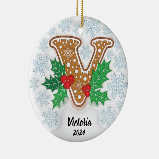 レターV名前をカスタムするモノグラムクリスマス セラミックオーナメント (右)
