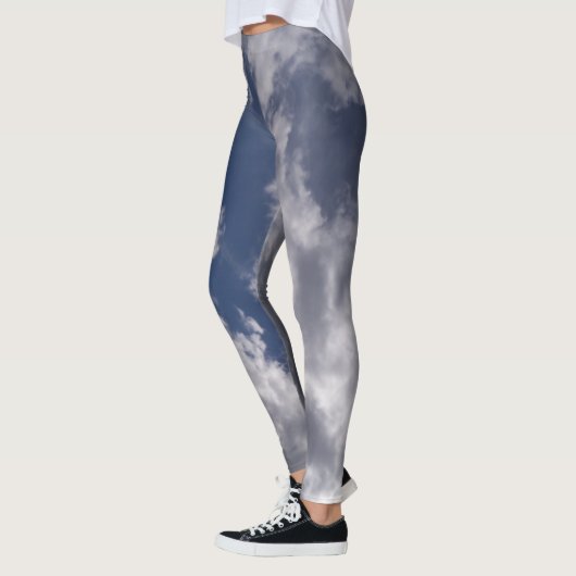 レッグに形成される嵐のユニーク雲 レギンス (左)