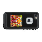レッサーパンダくんの幸せな家族団欒 LifeProof iPhoneケース (裏面横)