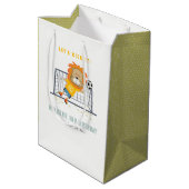 レッズキックライオンゴールキーパーサッカー子供の誕生日 ミディアムペーパーバッグ (裏面アングル)