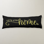 レッズホーム引用文オンイエローブラック ボディピロー (正面)