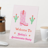 レッツゴーガールズピンク女性のカーボーイバチェロレッテ 台座サイン (インサイチュ)