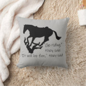 レッツライディングウマおもしろい引用文 クッション (ブランケット)