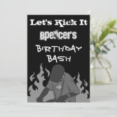 「レッツ・キック・イット」パーソナライズされた誕生日 招待状 (スタンド正面)