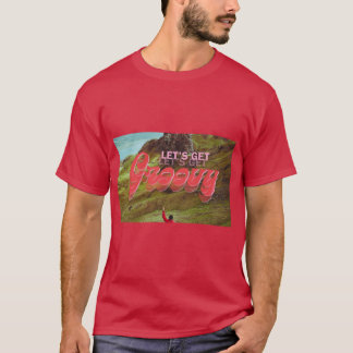 レッツ・ゲット・グルーヴィー 70年代レトロな山旅の写真 Tシャツ