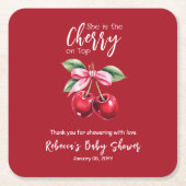 レッドさくらんぼオントップコケットピンクボウベビーシャワー スクエアペーパーコースター (正面)