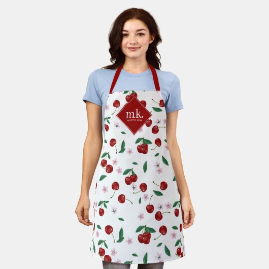 レッドさくらんぼグリーンリー&さくらんぼ花ズモノグラム エプロン (着用した状態)
