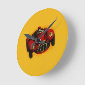 レッドイエローオールドオートレーシングカー ラウンド壁時計 (傾斜)
