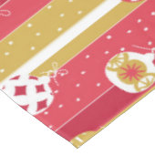 レッドイエロークリスマスツリーオーナメント テーブルクロス (アングル)