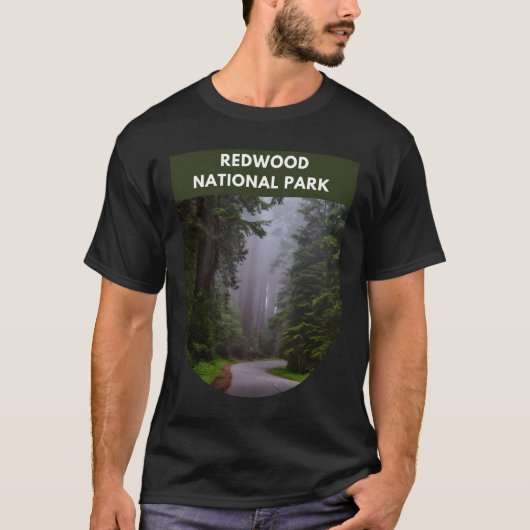 レッドウッド国立公園 – カリフォルニア Tシャツ (正面)
