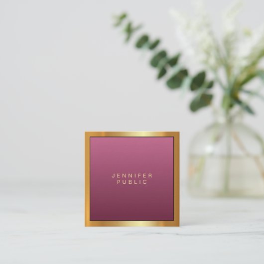 レッドエレガント金ゴールドモダンプロフェッショナル芸術的ルクセ スクエア名刺 (スタンド正面)