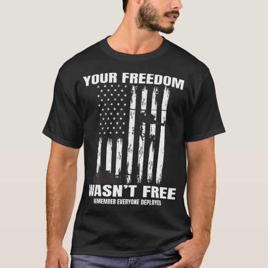 レッドオンフリデイズ軍隊退役軍人愛国的アメリカ Tシャツ (正面)