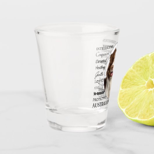 レッドオーストラリアの羊飼いの特徴 ショットグラス (左)