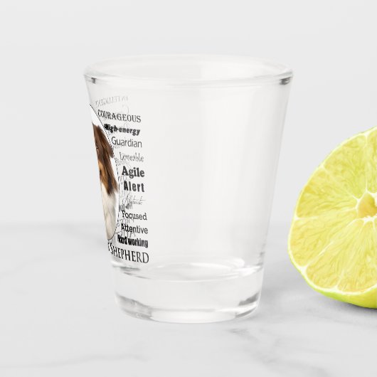 レッドオーストラリアの羊飼いの特徴 ショットグラス (右)