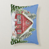 レッドカントリーハウススノークリスマスシーン アクセントクッション (正面(垂直))
