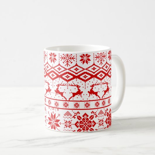 レッドクリスマスニットのトナカイと雪片 コーヒーマグカップ (正面右)