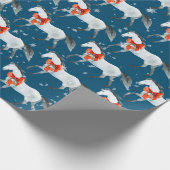 レッドクリスマスボウズオンホワイトホースティール(緑がかった色)ナイトスカイ ラッピングペーパー (角)