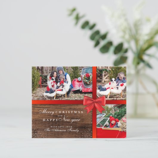 レッドクリスマスボウ&ウッド |クリスマスフォトコラージュ シーズンポストカード (スタンド正面)
