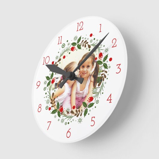 レッドクリスマスリースフローラの休日写真 ラウンド壁時計 (傾斜)
