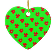 レッドクローバー、聖パトリックの日のための白い真珠