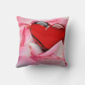 レッドグラスハートバラ花びら クッション (裏面)