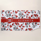 レッドグレーのサッカーボール柄チームの精神 ビーチタオル (正面)