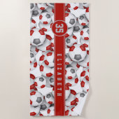 レッドグレーのサッカーボール柄チームの精神 ビーチタオル (正面)