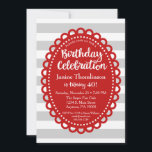 レッドグレー誕生日招待状大人ワイドストライプ 招待状<br><div class="desc">赤、白、グレーの可愛い大人の誕生日の招待状，赤いおもしろいループの文字フレームと灰色と白ストライプのchunky水平のを特色にする。この誕生日カジュアル招待状は18日20日30日35日45日55日65日75日85日95日95日100以上を含む任意の年齢に最適である。</div>